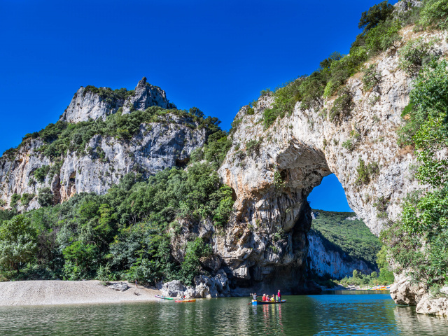 Faire du canyoning en Ardèche (07)