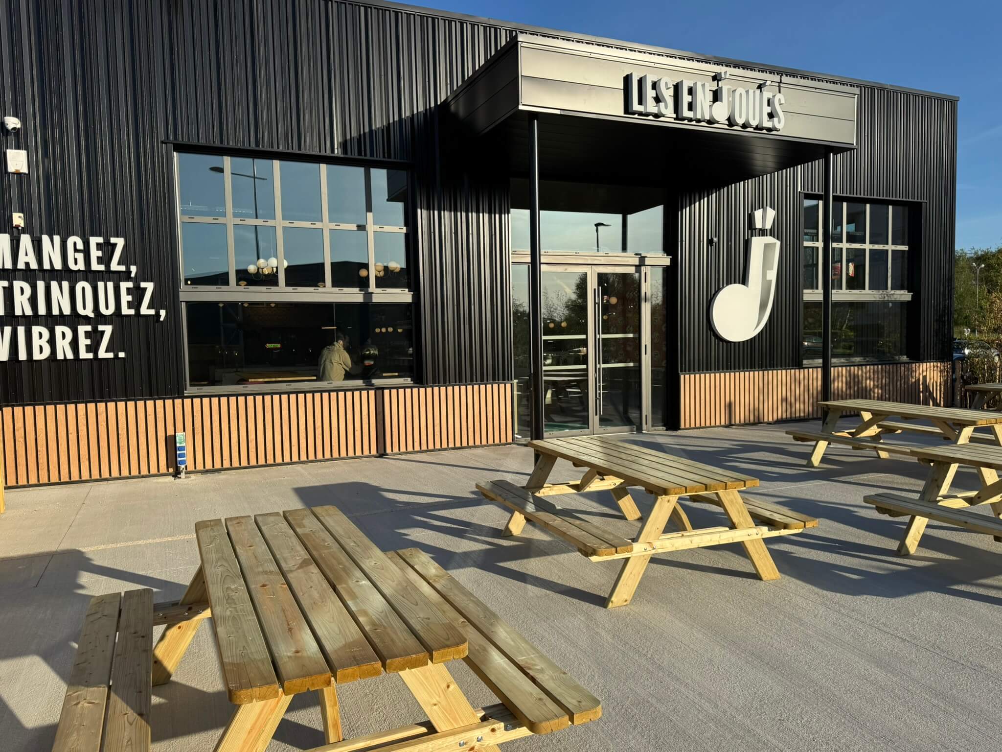 Les Enjoués à Loudéac : le nouveau bar des sports où l'on vient autant pour l'ambiance que pour passer un bon moment